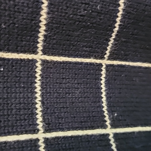 Liz Claiborne Women's Black and White Grid Sweater - Picture 3 of 9